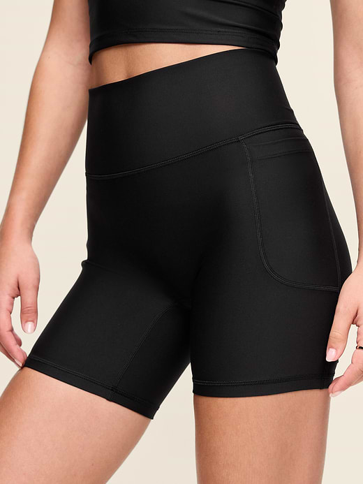 Old Navy Extra-High Waisted PowerSoft Boundless Pocket Biker Shorts-- 6-inch inseam - No Front Seam — photo 4