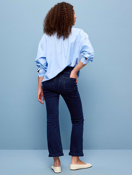 Old Navy High-Waisted Weekender Pull-On Crop Flare Jeans — photo 4