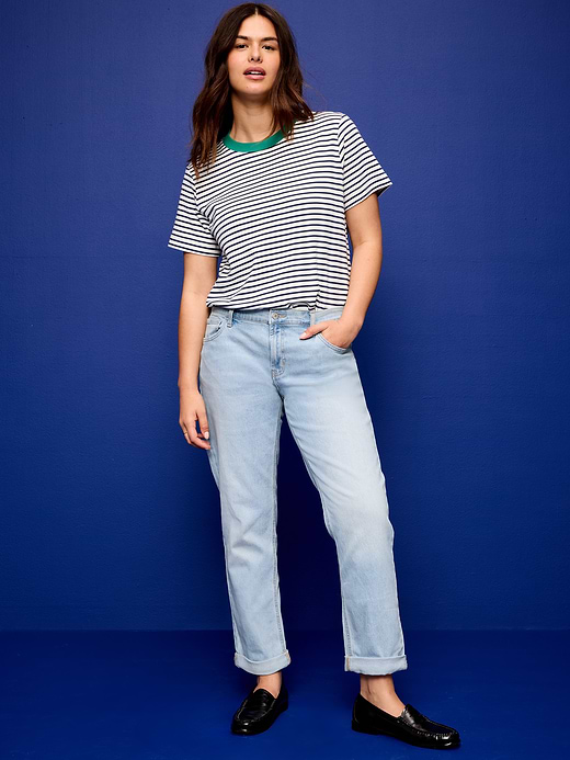 Old Navy Mid-Rise Wow Boyfriend Straight Jeans — photo 6
