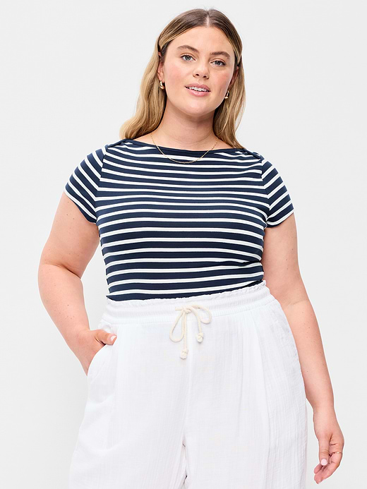 Old Navy Snug Boatneck T-Shirt — photo 9