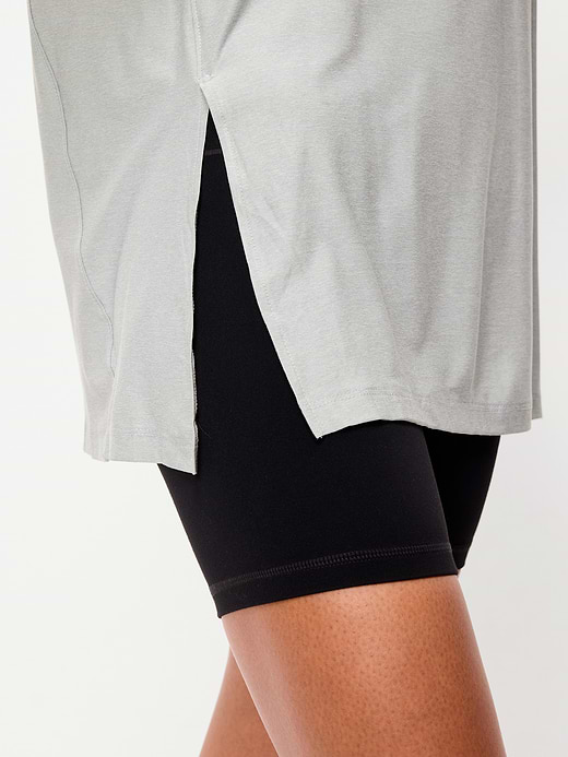 Old Navy CloudMotion Short-Sleeve Tunic — photo 5