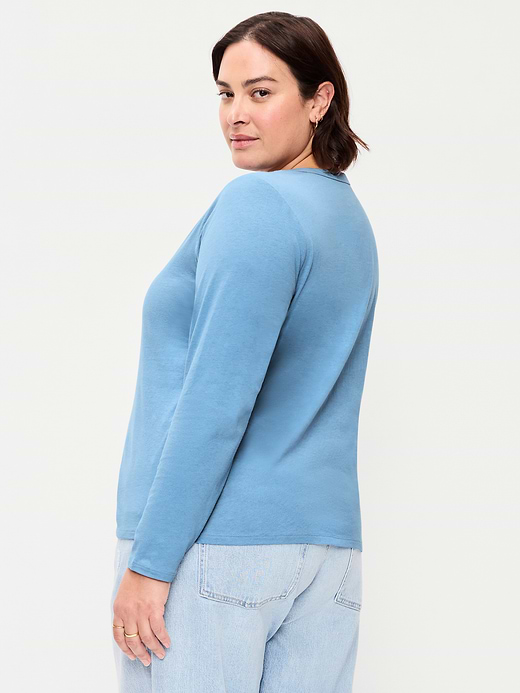 Old Navy EveryWear Long-Sleeve T-Shirt — photo 9