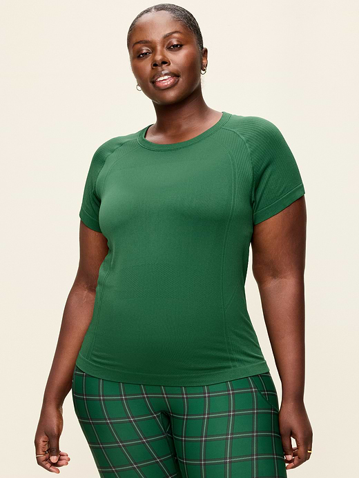 Old Navy Fluid Seamless Fitted T-Shirt — photo 8