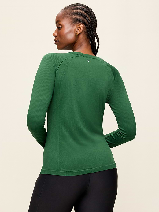 Old Navy Fluid Seamless Fitted Top — photo 7