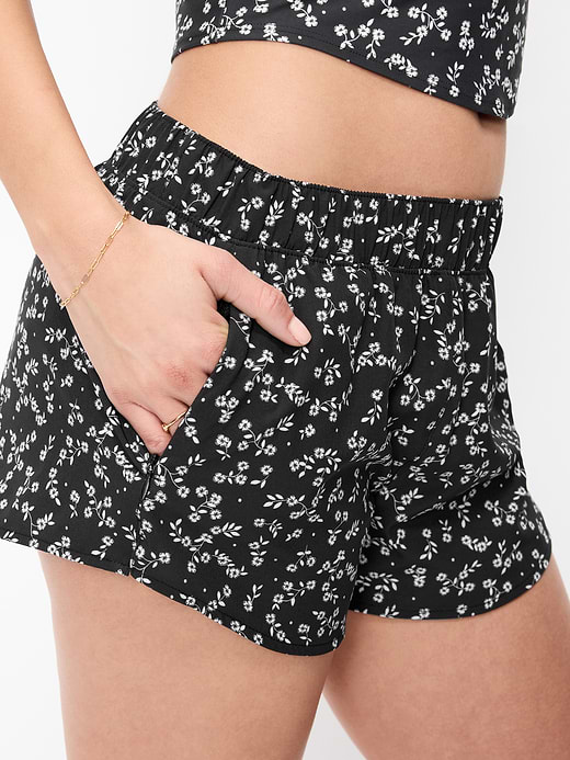 Old Navy Mid-Rise StretchTech Run Shorts -- 3-inch inseam — photo 4