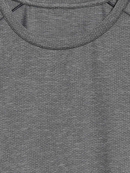 Old Navy Slim Fit Performance Vent T-Shirt — photo 6