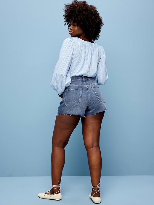 Old Navy Curvy High-Waisted OG Jean Cut-Off Shorts -- 4-inch inseam — photo 6