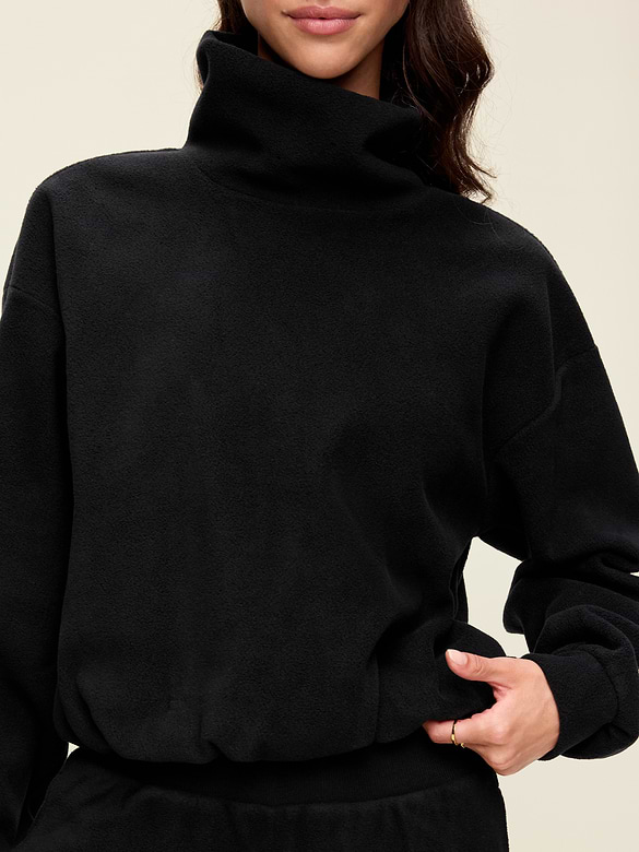 Old Navy Performance Fleece Funnel Neck Pullover — photo 5
