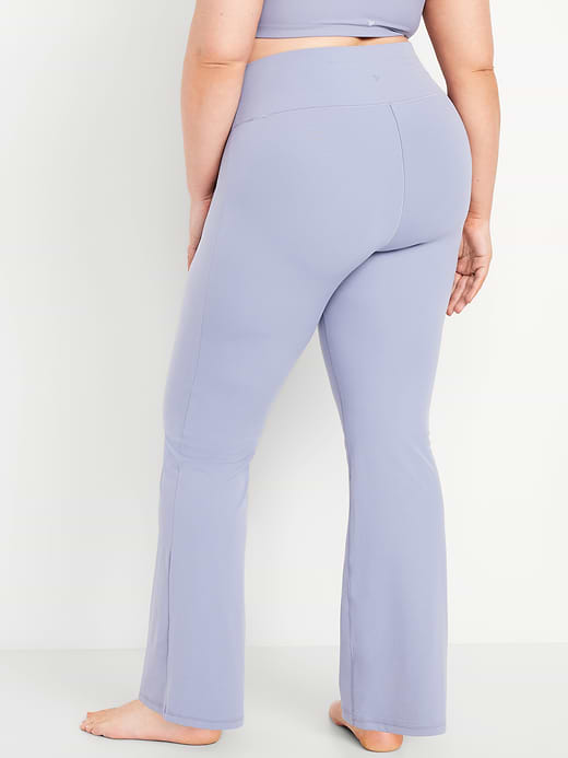 Old Navy High-Waisted StudioSmooth Flare Leggings — photo 9