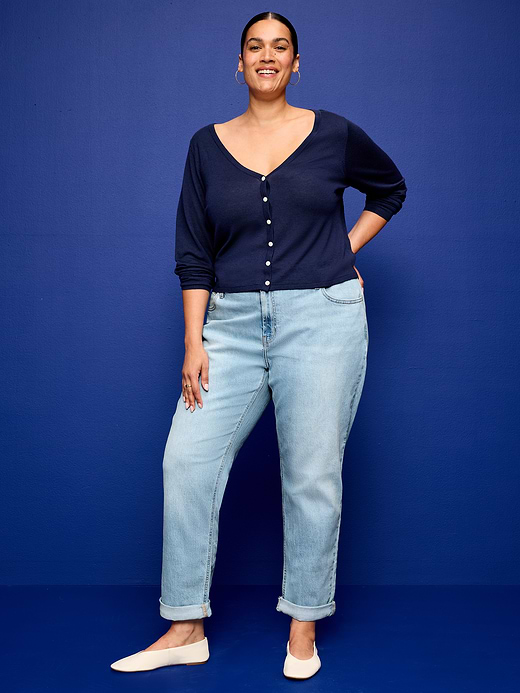 Old Navy Mid-Rise Wow Boyfriend Straight Jeans — photo 8