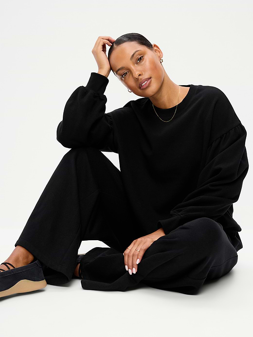 Old Navy SoComfy Oversized Puff-Sleeve Cropped Sweatshirt — photo 4