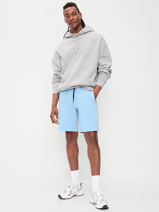 Old Navy Dynamic Fleece 4.0 Shorts -- 8-inch inseam — photo 1