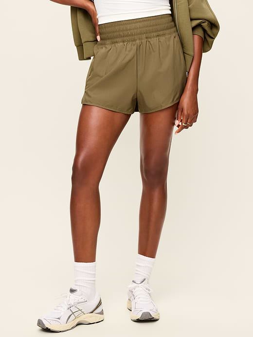 Old Navy Extra High-Waisted Crinkle Run Shorts -- 3-inch inseam — photo 1