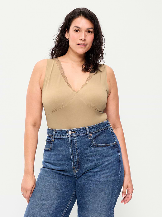 Old Navy Sleeveless Lace-Trim V-Neck Top — photo 9