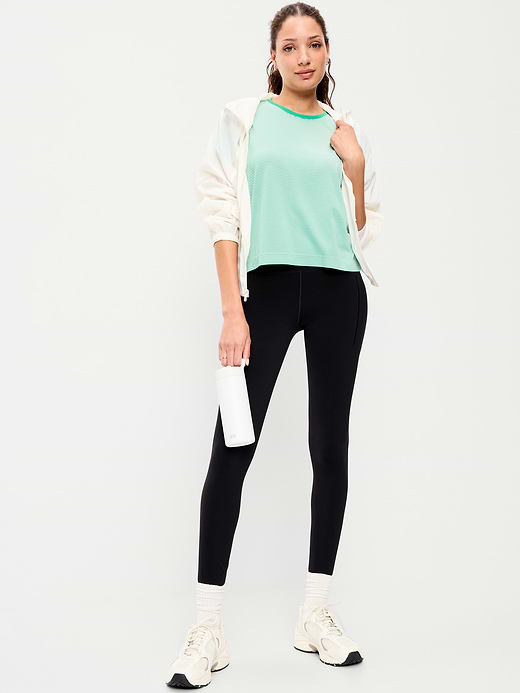 Old Navy Fluid Seamless Loose T-Shirt — photo 4