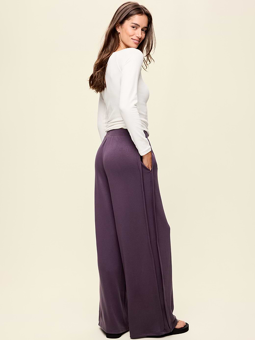 Old Navy High-Waisted Bounce Lite Drapey Wide-Leg Pleated Pants — photo 4