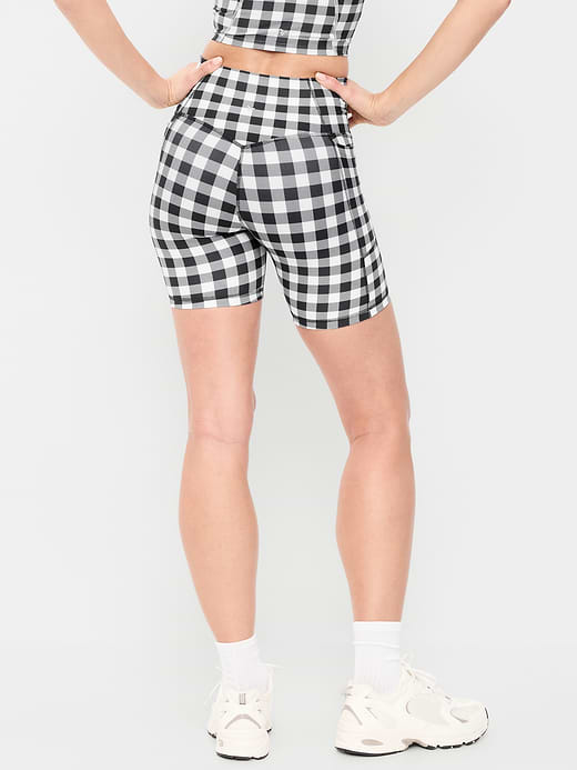 Old Navy Extra-High Waisted PowerSoft Boundless Pocket Biker Shorts-- 6-inch inseam - No Front Seam — photo 3