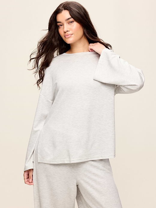 Old Navy Bounce Lite Oversized Bell-Sleeve Tunic — photo 6