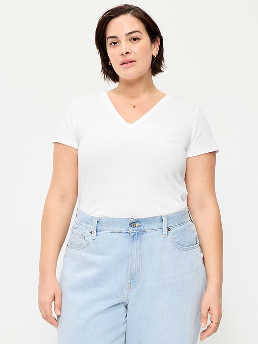 Old Navy Snug Crop V-Neck Ribbed T-Shirt — photo 8