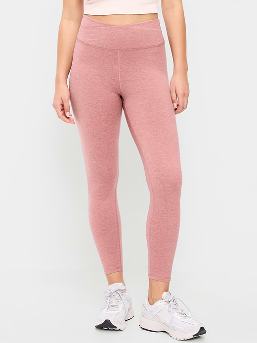 Old Navy Extra High-Waisted CloudComfy 7/8 Leggings — photo 5