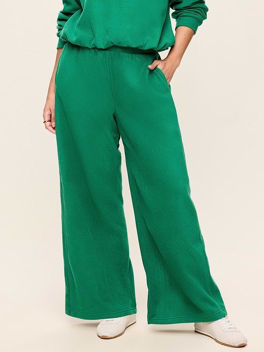 Old Navy Extra High-Waisted Performance Fleece Wide-Leg Sweatpants — photo 6