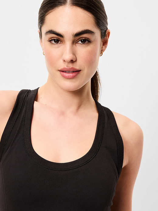 Old Navy Fluid Seamless Fitted Tank Top — photo 5