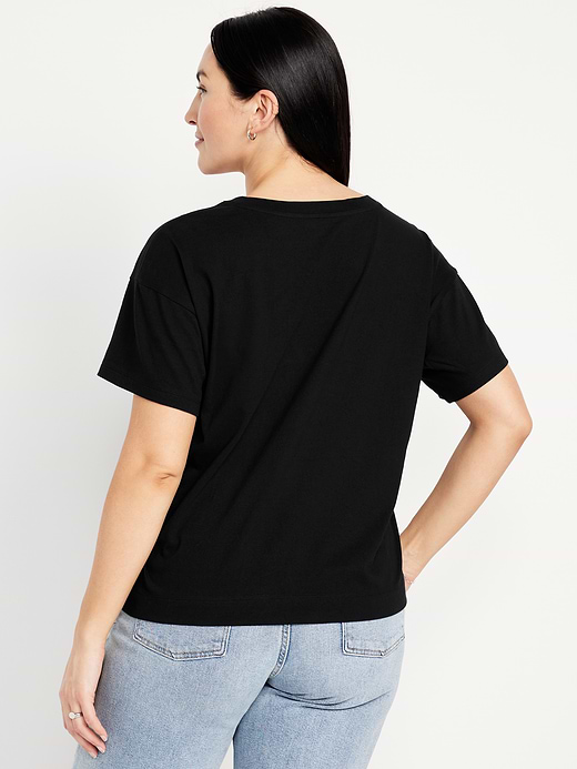 Old Navy Vintage V-Neck T-Shirt — photo 6