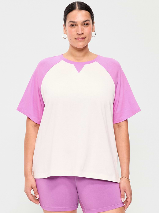 Old Navy Vintage Crew-Neck Raglan T-Shirt — photo 8