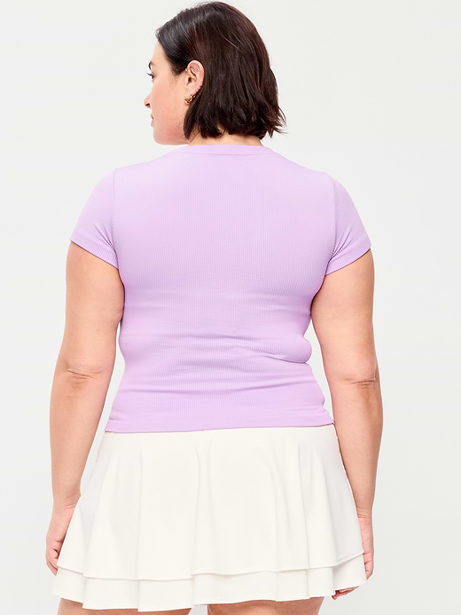 Old Navy Exhale Seamless Fitted Rib T-Shirt — photo 9