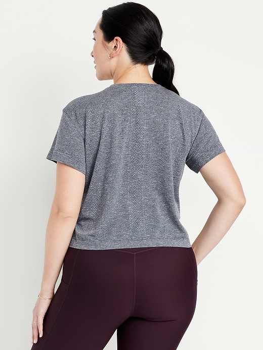 Old Navy Fluid Seamless Loose T-Shirt — photo 7