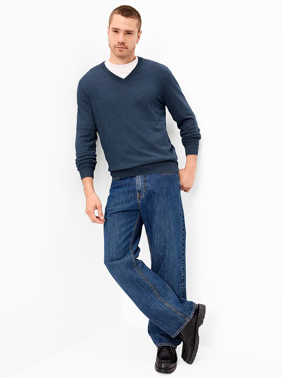 Old Navy V-Neck Sweater — photo 4