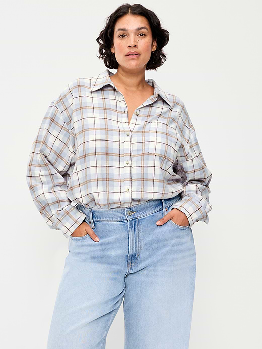 Old Navy Oversized Button-Down Boyfriend Flannel Shirt — photo 8