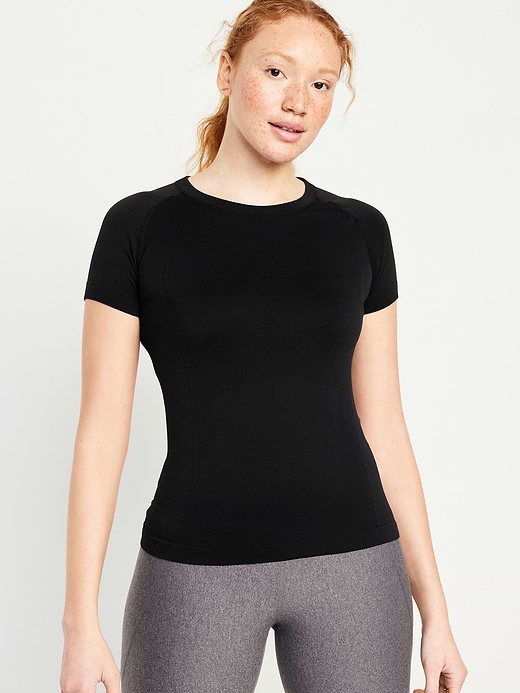 Old Navy Fluid Seamless Fitted T-Shirt — photo 1