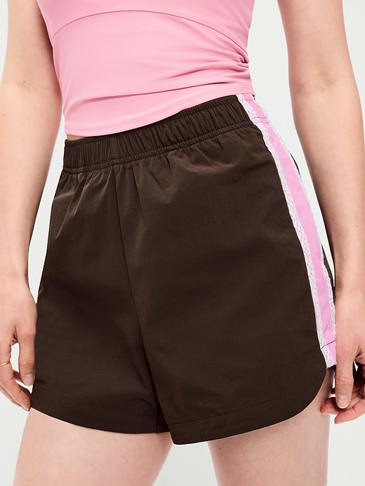 Old Navy High-Waisted TrekTech Run Shorts — photo 4