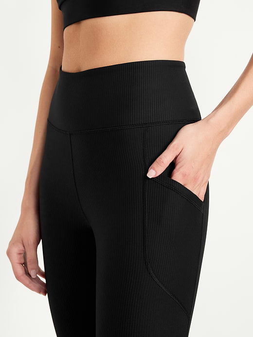 Old Navy High-Waisted PowerSoft 7/8 Pocket Leggings — photo 5