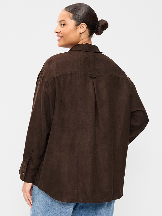 Old Navy Oversized Boyfriend Button-Down Faux-Suede Shirt — photo 9