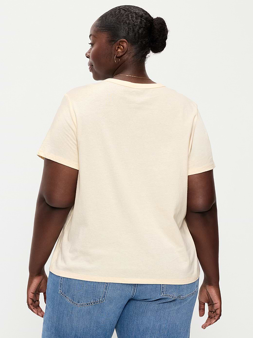 Old Navy EveryWear Crew-Neck Graphic T-Shirt — photo 10