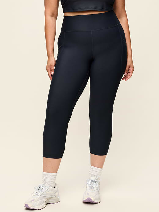Old Navy High-Waisted PowerSoft Crop Pocket Leggings — photo 17
