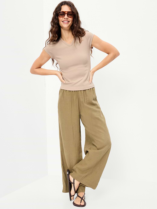 Old Navy Snug High V-Neck T-Shirt — photo 4