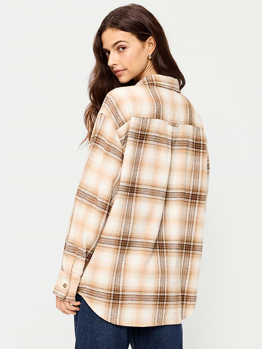 Old Navy Oversized Button-Down Boyfriend Flannel Shirt — photo 3