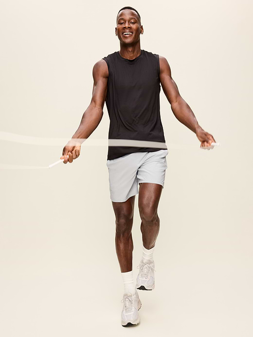 Old Navy StretchTech Workout Shorts -- 7-inch inseam — photo 3