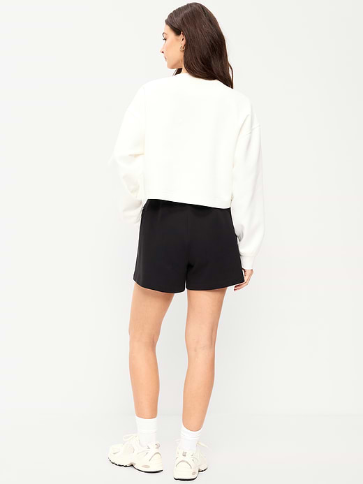 Old Navy Relaxed Dynamic Fleece Shorts — photo 3