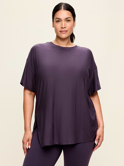 Old Navy CloudMotion Short-Sleeve Tunic — photo 8