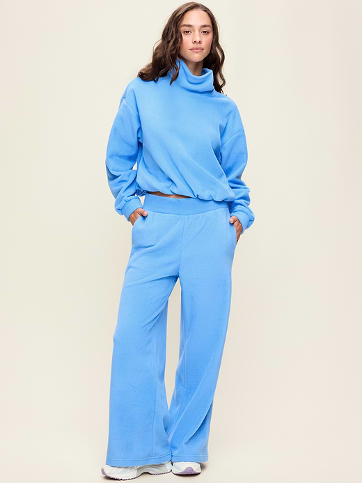 Old Navy Extra High-Waisted Performance Fleece Wide-Leg Sweatpants — photo 3