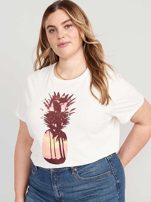 Old Navy EveryWear Graphic T-Shirt — photo 8
