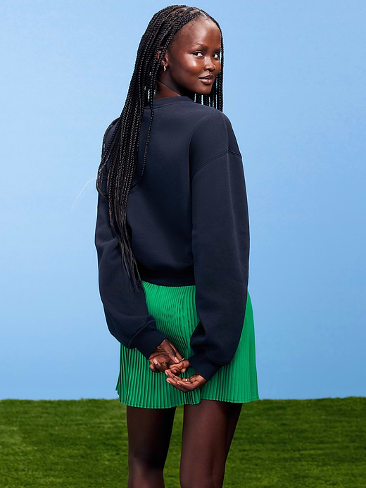 Old Navy FIFA World Cup 26™ Brazil Oversized Graphic Sweatshirt for Women — photo 3