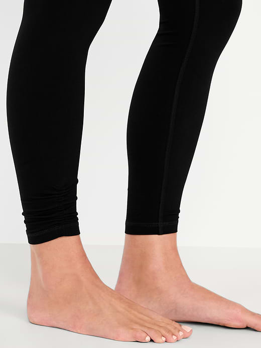Old Navy High-Waisted StudioSmooth Ruched Leggings — photo 4