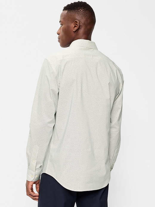 Old Navy Slim Fit Pro Signature Performance Dress Shirt — photo 3