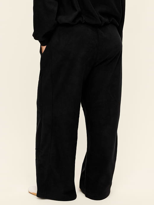 Old Navy Extra High-Waisted Performance Fleece Wide-Leg Sweatpants — photo 7