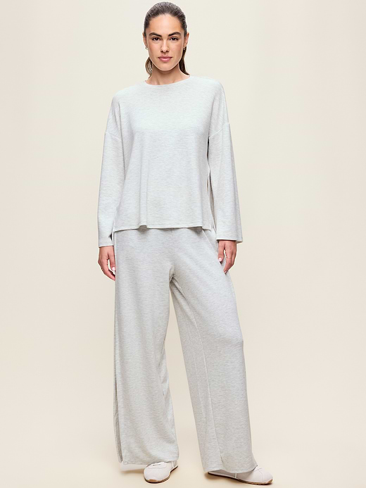 Old Navy High-Waisted Bounce Lite Drapey Wide-Leg Pleated Pants — photo 3